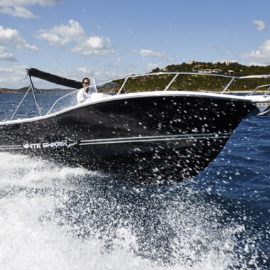 WHITE SHARK -  230 CC Origin