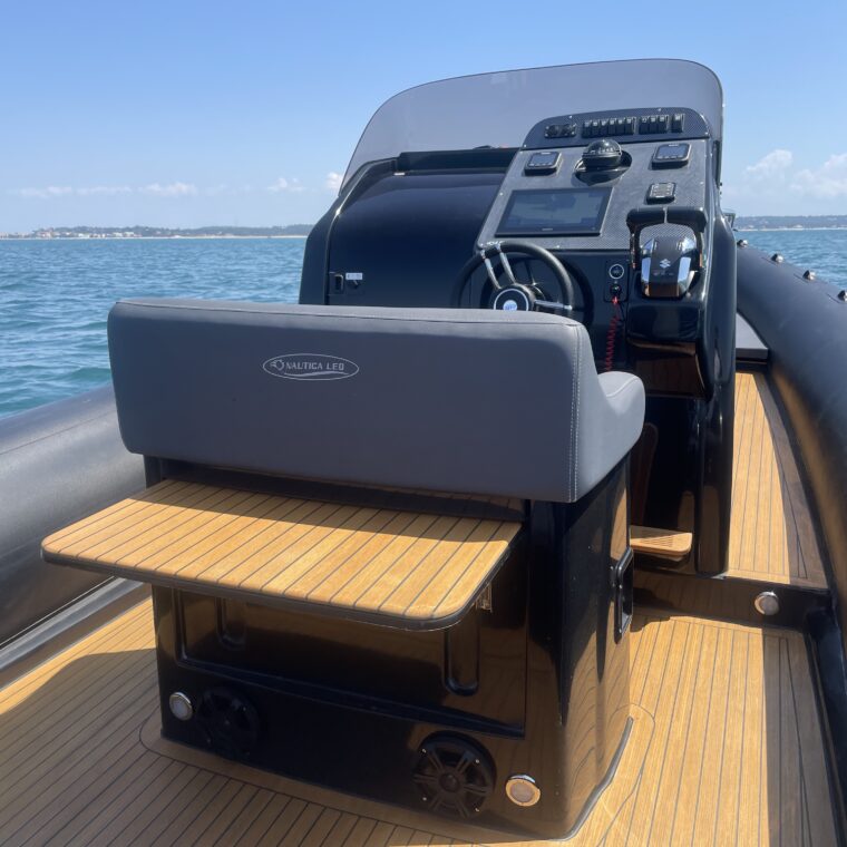 NAUTICA LED - A VENDRE – 33&prime; (10.60m x 3.50m)